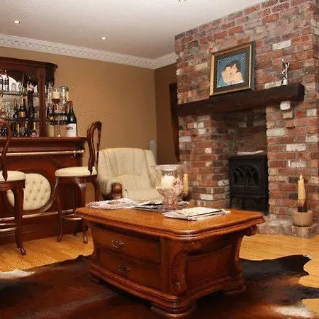 Lake Lodge Guesthouse Гостевой дом 4*