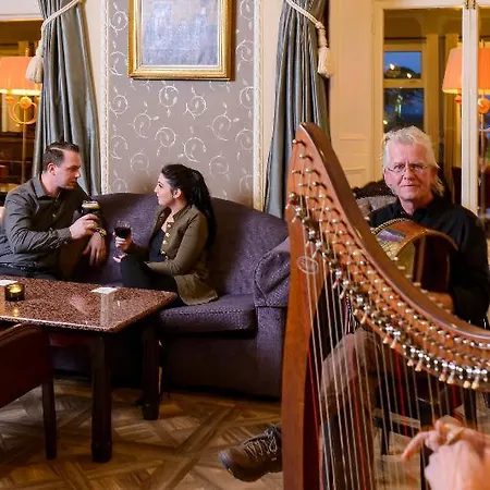 Lake Lodge Guesthouse Гостевой дом 4*