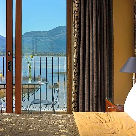 Lake Lodge Guesthouse 4*