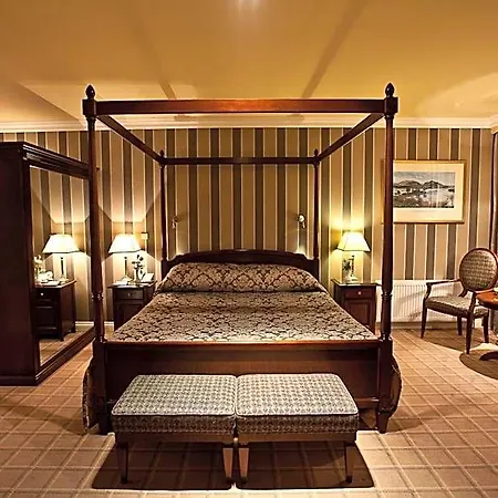 Lake Lodge Guesthouse بيت ضيافة