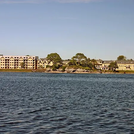Lake Lodge Guesthouse بيت ضيافة كيلارني