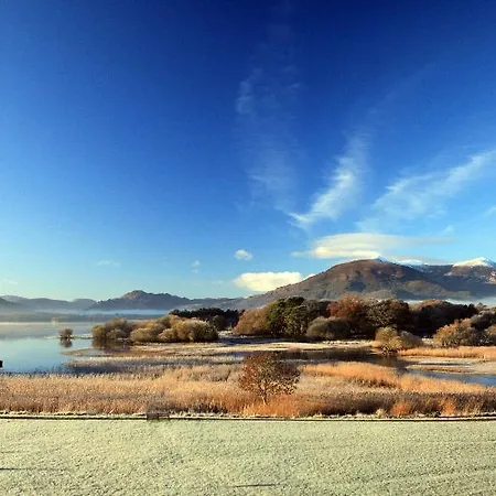 Lake Lodge Guesthouse 4*